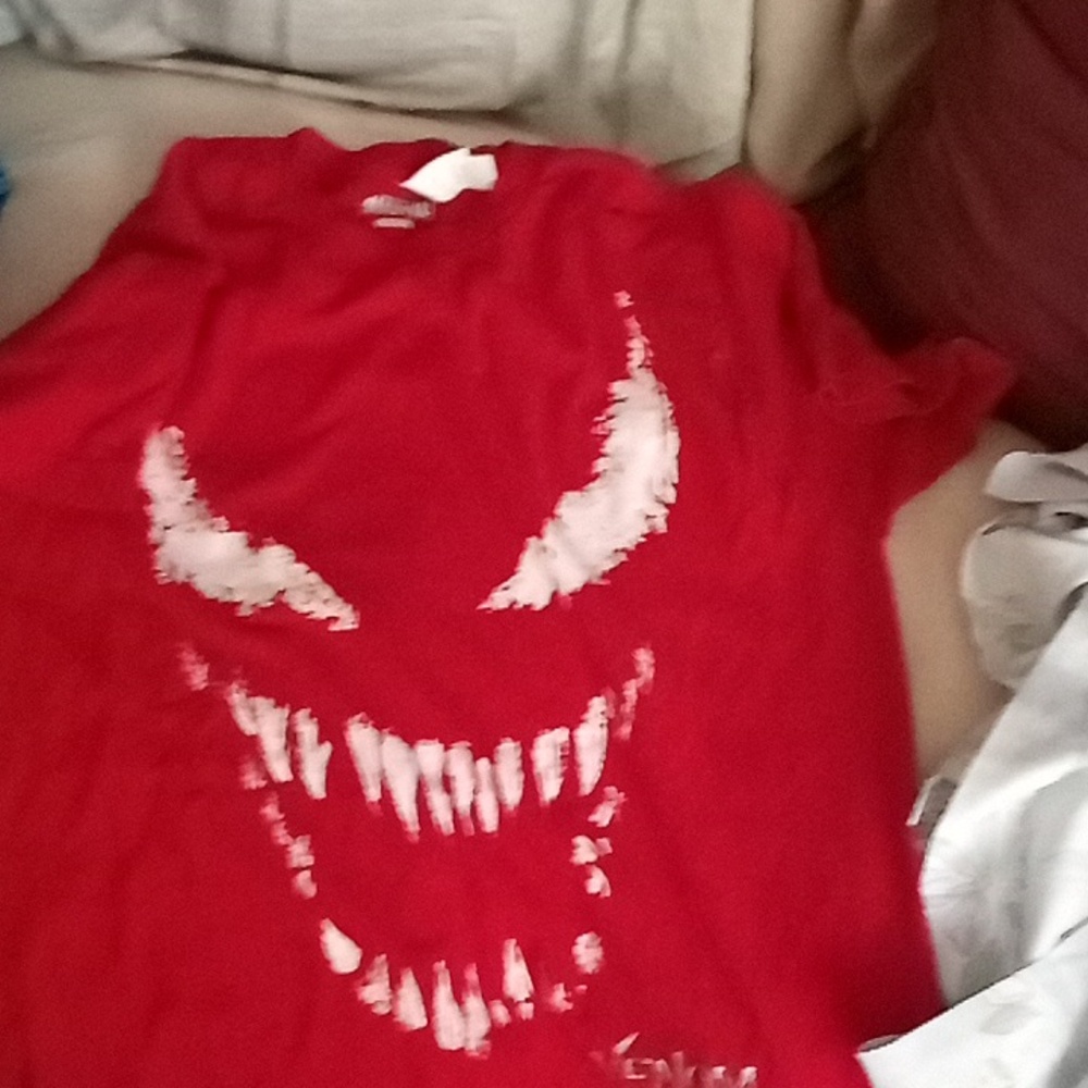 Marval medium tshirt